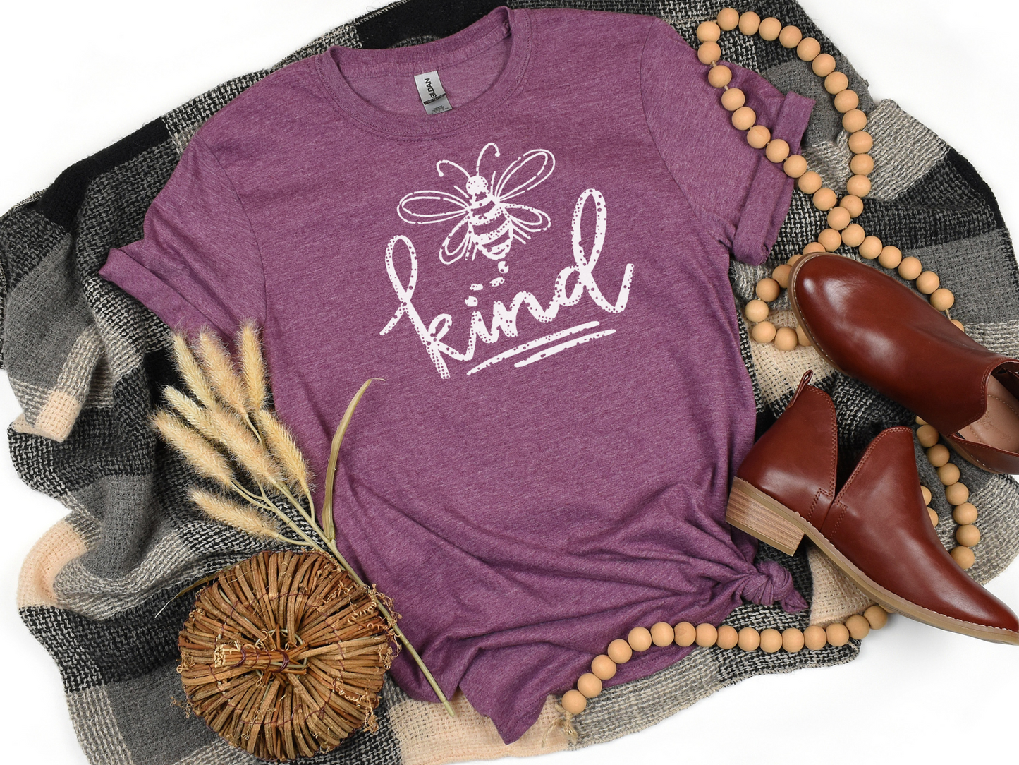 bee graphic t-shirt for women